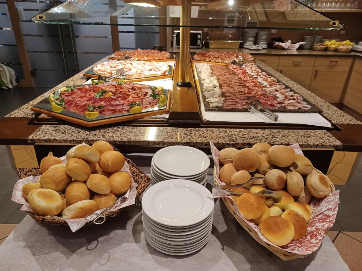 Hotel Bel Sit Comano Terme Kültér fotó