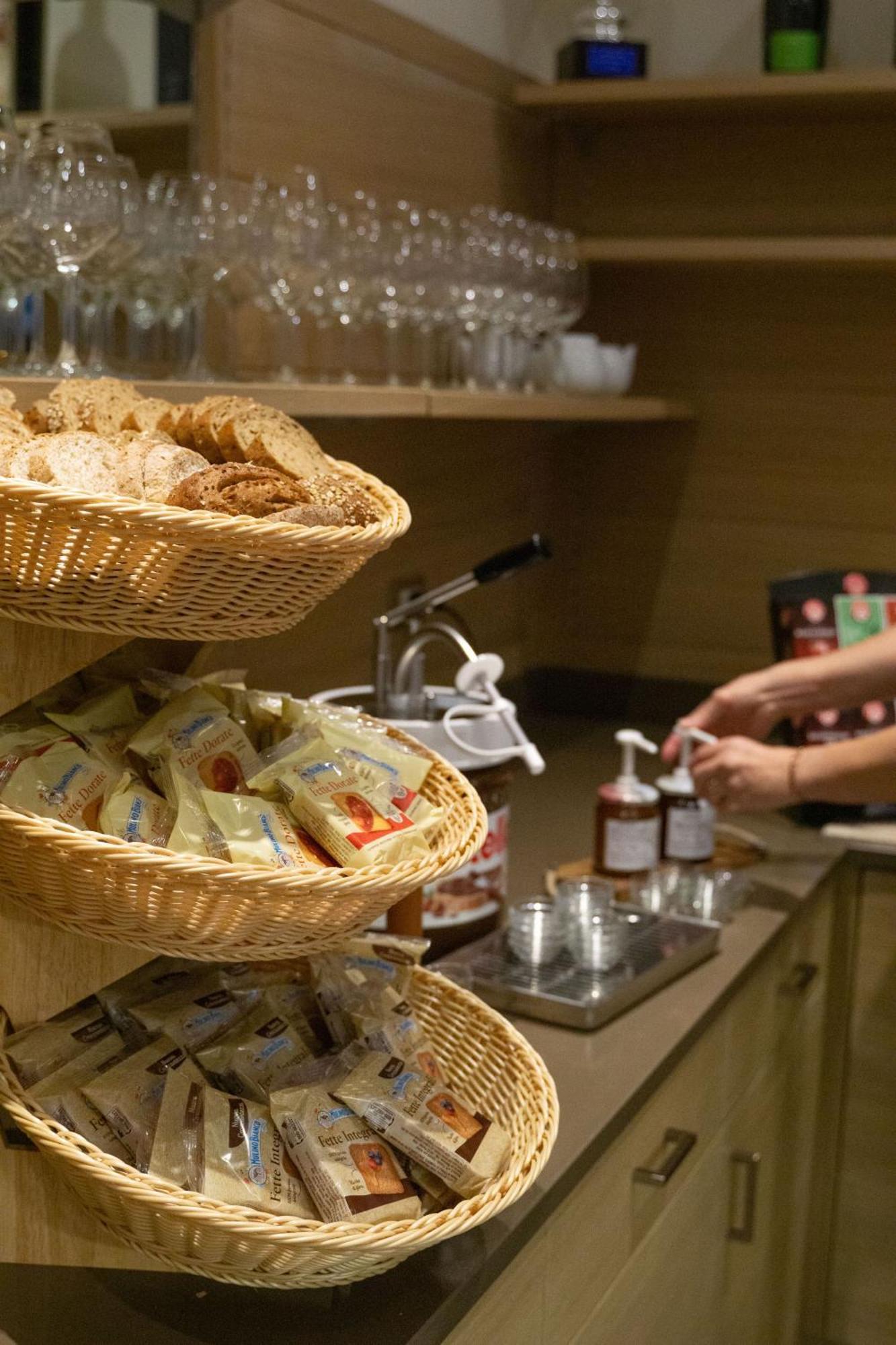 Hotel Bel Sit Comano Terme Kültér fotó