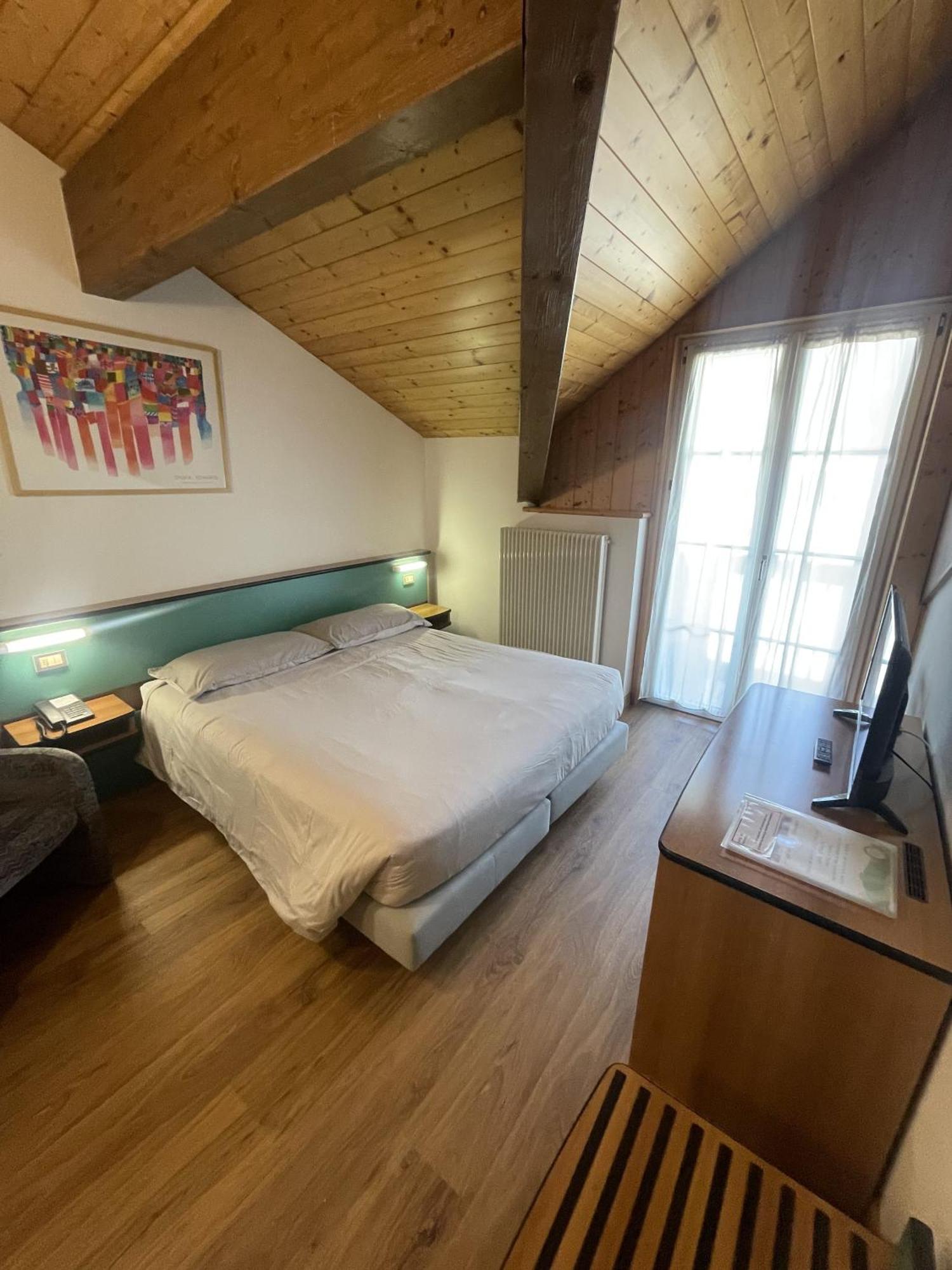 Hotel Bel Sit Comano Terme Kültér fotó